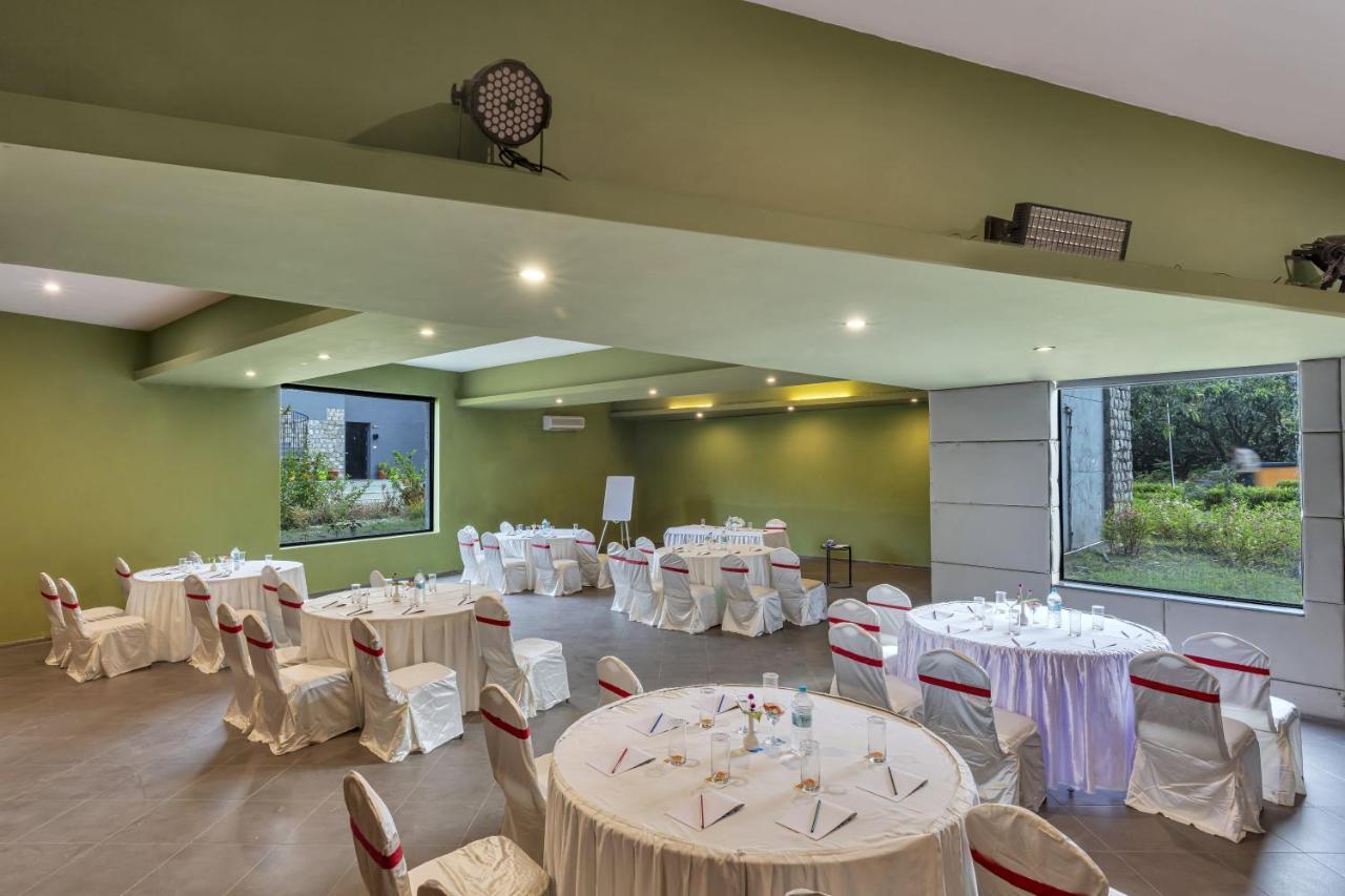 Club Mahindra Corbett Hotel Dhikuli Ngoại thất bức ảnh